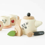 Le Toy Van LETV281 Wooden Tea Set & Tray 12pcs