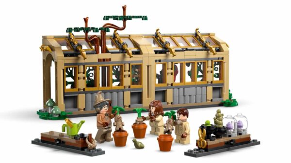 LEGO Harry Potter 76445 Hogwarts™ Castle: Herbology Class