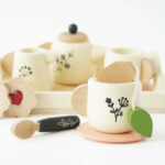 Le Toy Van LETV281 Wooden Tea Set & Tray 12pcs