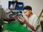 LEGO 42170 Kawasaki Ninja H2R Motorcycle