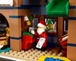 LEGO Icons 10339 Santas Post Office