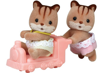 SF 5421 Walnut Squirrel Twins
