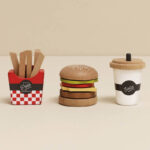 Le Toy Van LETV3003 Gourmet Hamburger Set