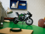 LEGO 42170 Kawasaki Ninja H2R Motorcycle