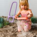 Quut Scoppi Shovel Play Tool - Lavender/Peach