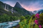 Ravensburger Stunning Mountain Vibes Puzzle 4000pc